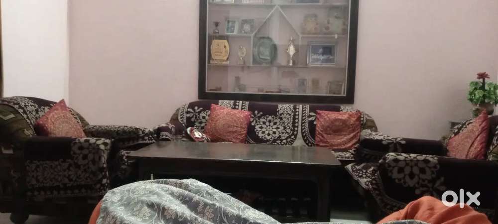 Hamen hamare ghar ke dar lag ke sofe bhejne Hain