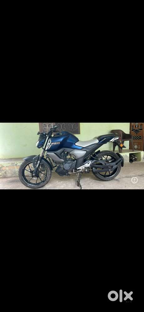 fzs v3 bs6 single hand use