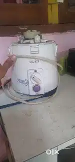 Sujata juice machine  koi kami nhi h jo smaan sath m aata h sb h