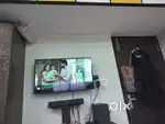 VW 32' INCH SMART TV - fresh and Less used