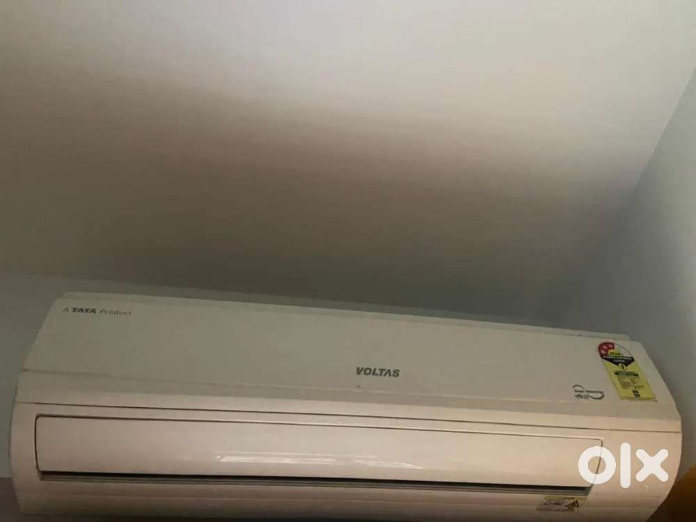 Voltas ac 1.5ton 5 star (5 month old)