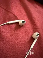 Apple Earpods with Lightning Connector