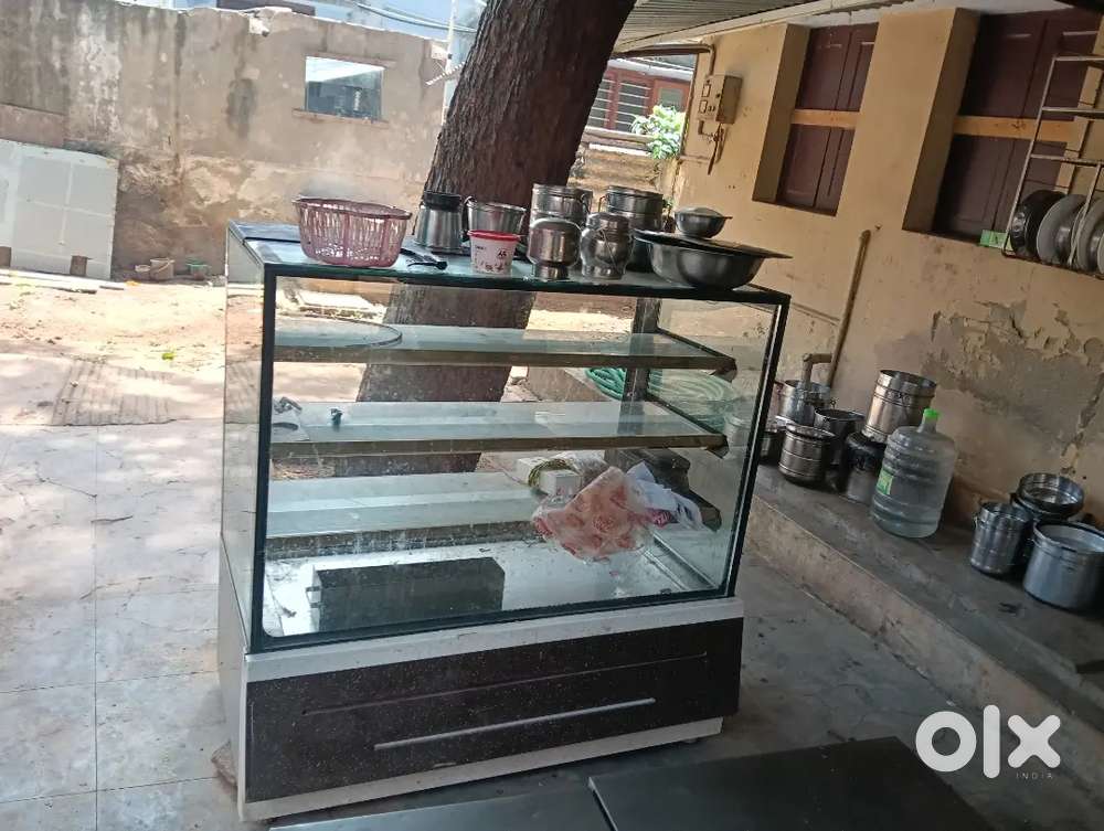Bakery counter