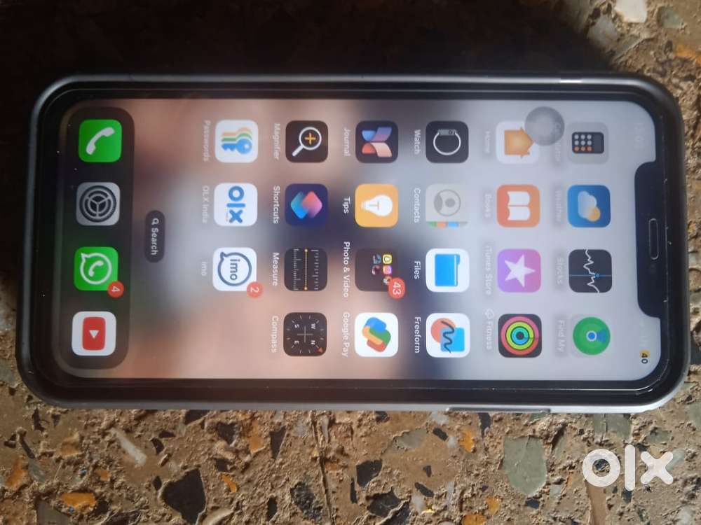 Iphone 11 New like condition full