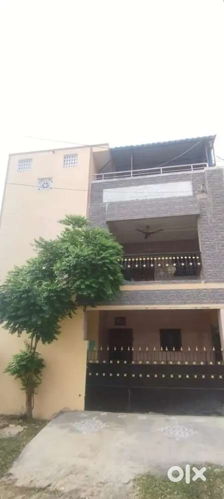 Separate floor for each tenants. House for rent.