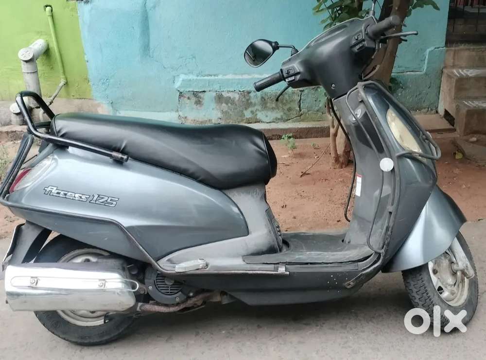 Very Good Condition Single Hand