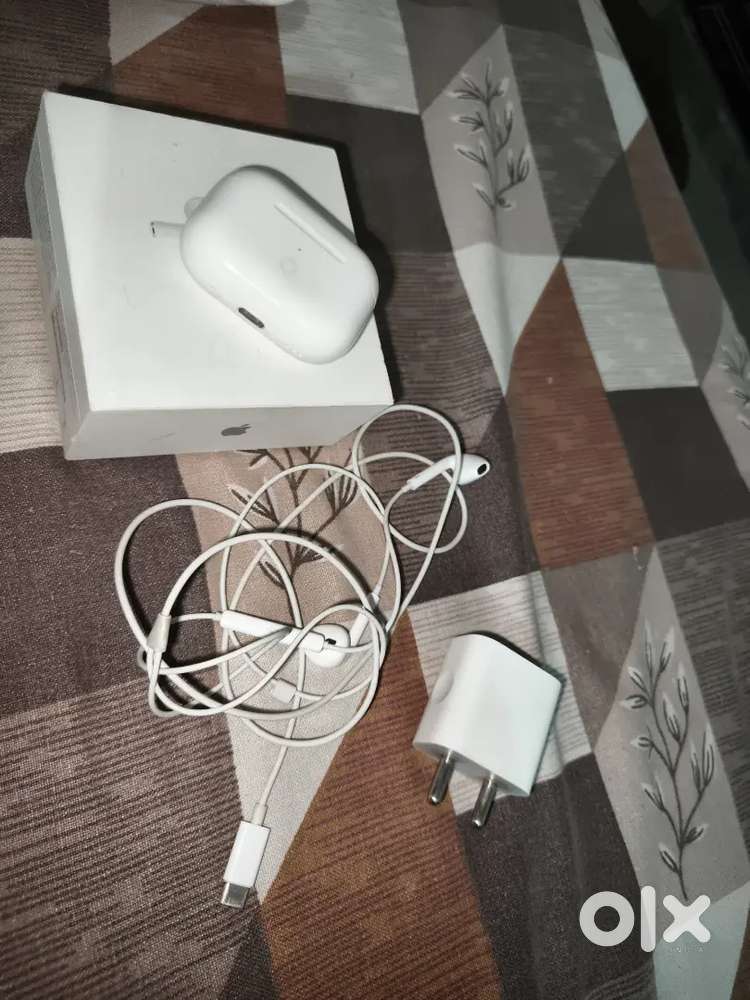 Airpods, earphones and adaptor