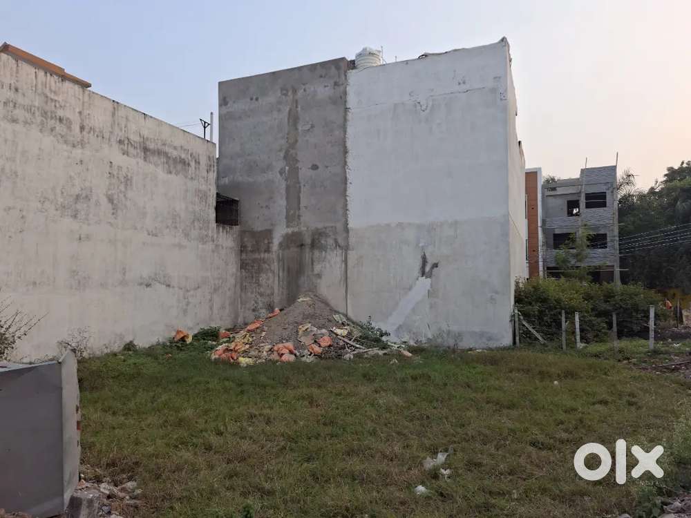 Plot for sale in nipania amritpalace Conley