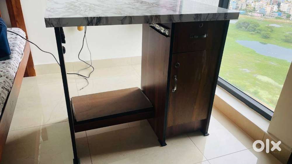 Engineered wood Computer Table for sale