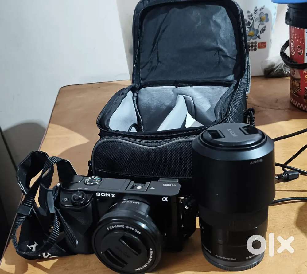 Sony @6000 DSLR Camera