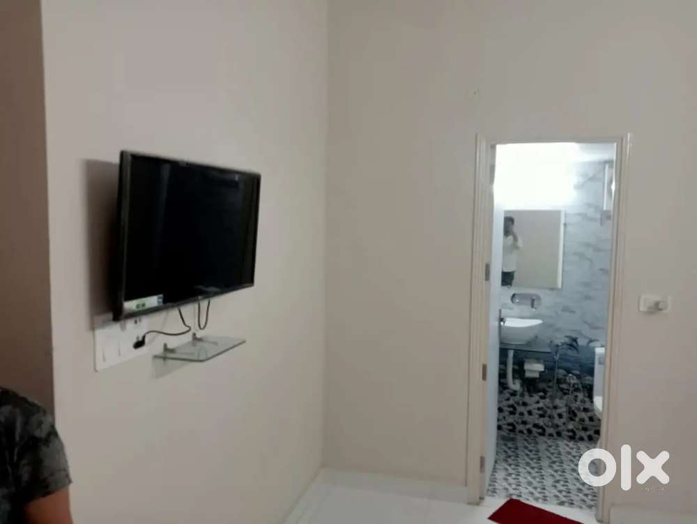 Premium ground floor independent with  & AC – SEPARATE bathroom