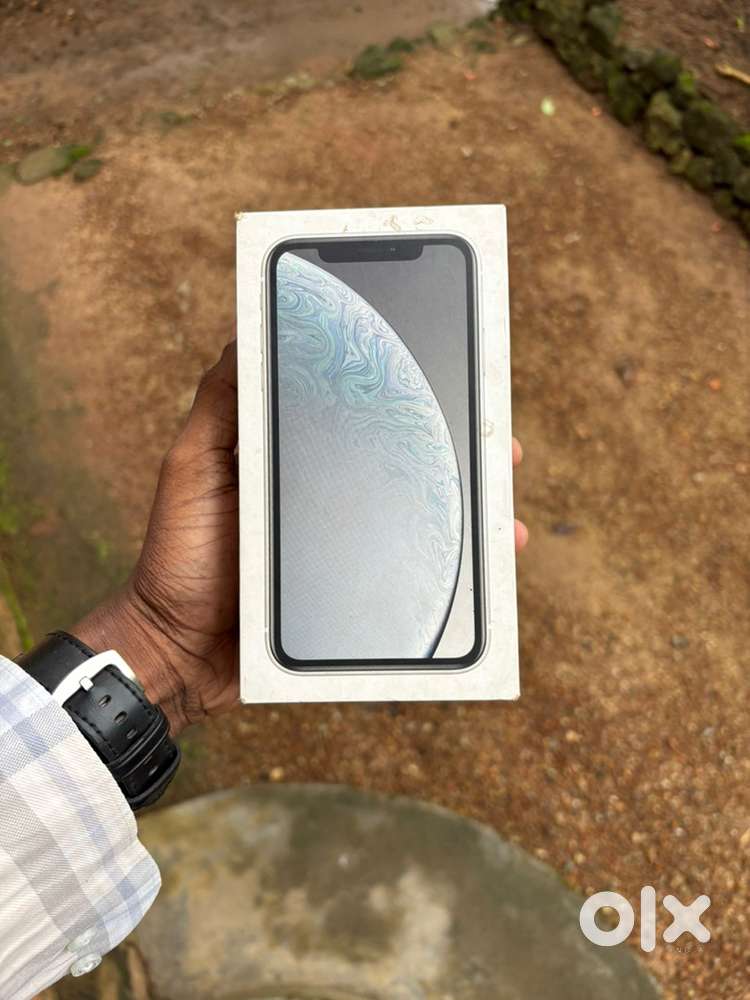 iphone xr full box urgent sale