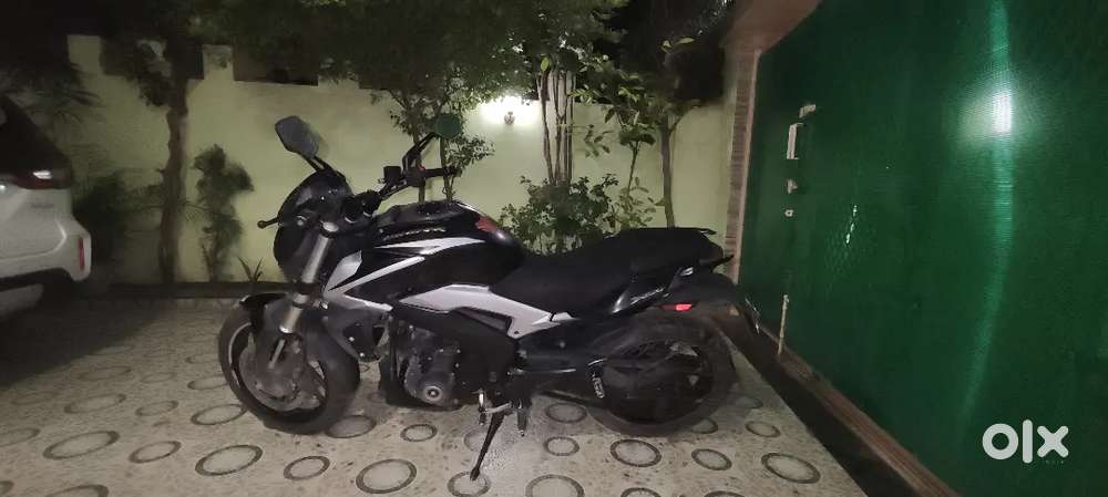 Bajaj dominar 250