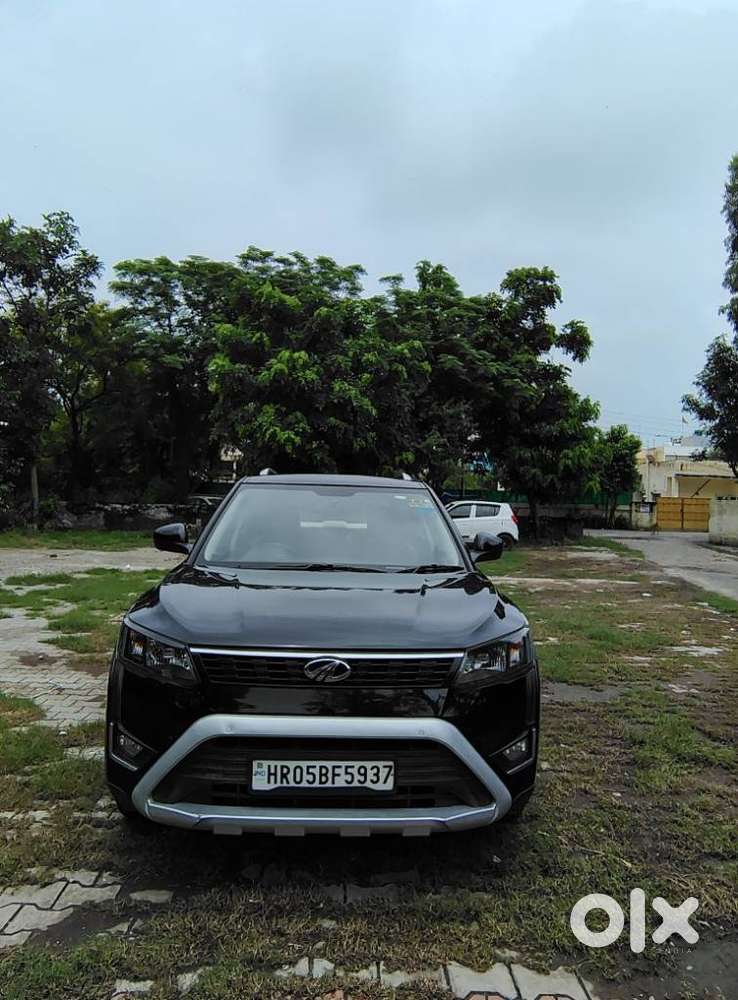 Mahindra XUV300 W4, 2021, Petrol