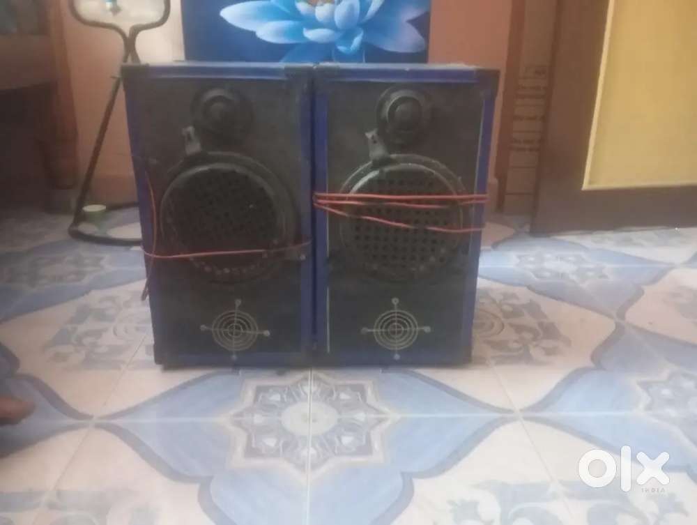 Speaker box