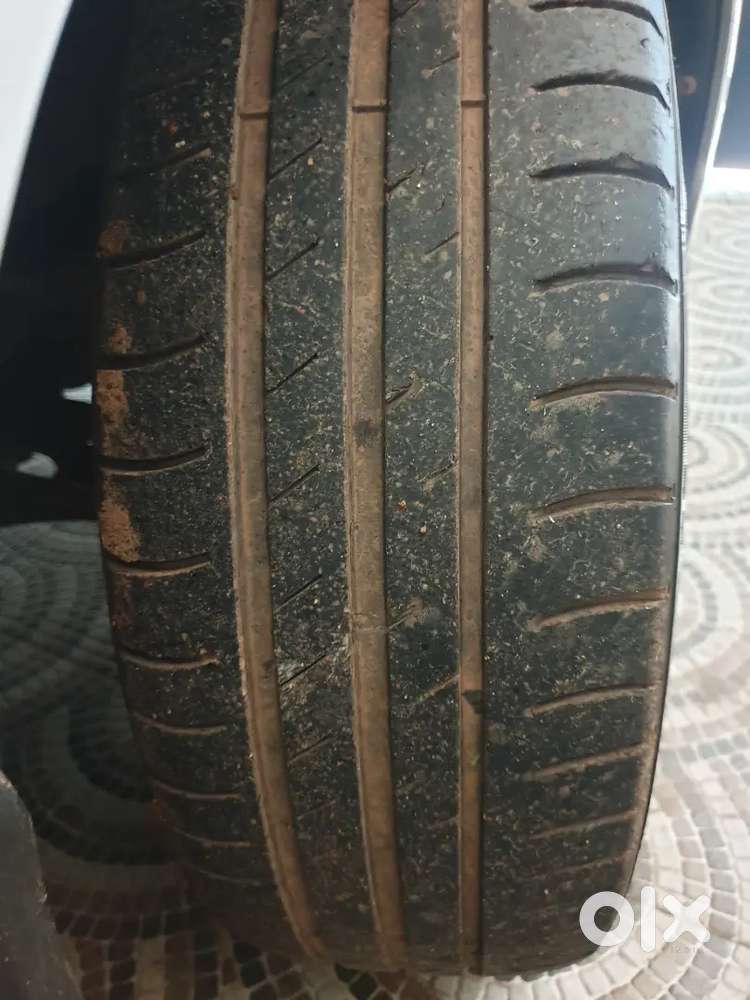 I want to sell my sell 15 inch Apollo  tyres