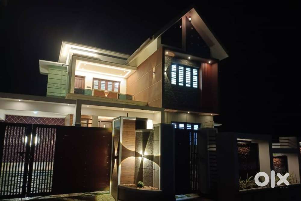 HOUSE FOR SALE @ PULLAD