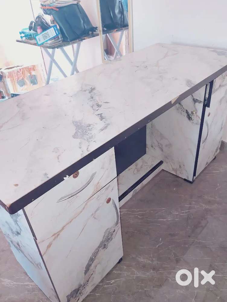 Office table
