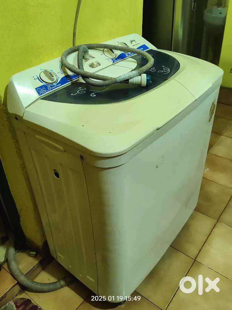Godrej semi auto washing machine of 7 yrs