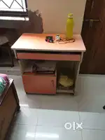 Computer table