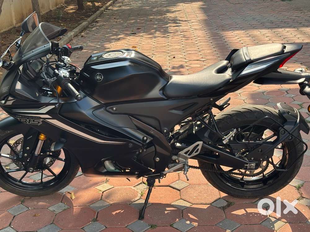 Yamaha R15 v4 2021 Nov