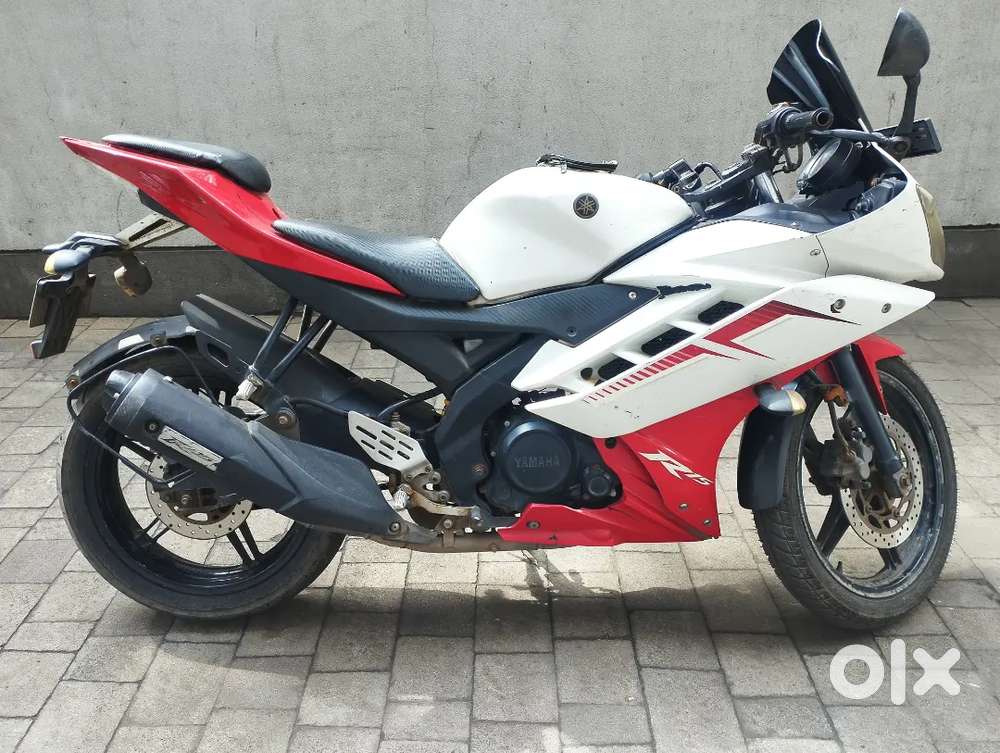 Sell my R15 V2 in superb mint condition..
