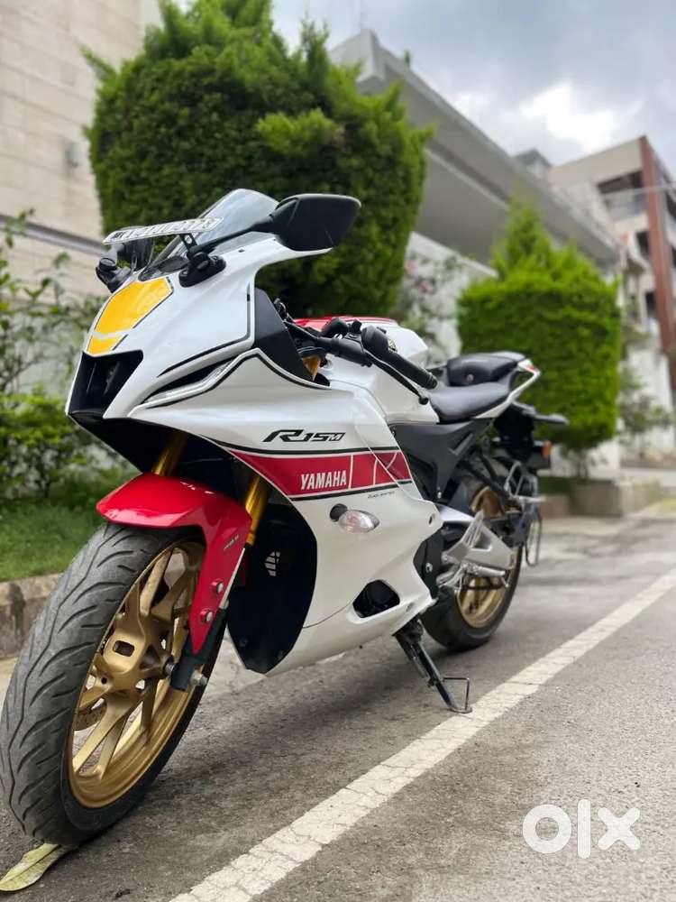 Yamaha r15 v4