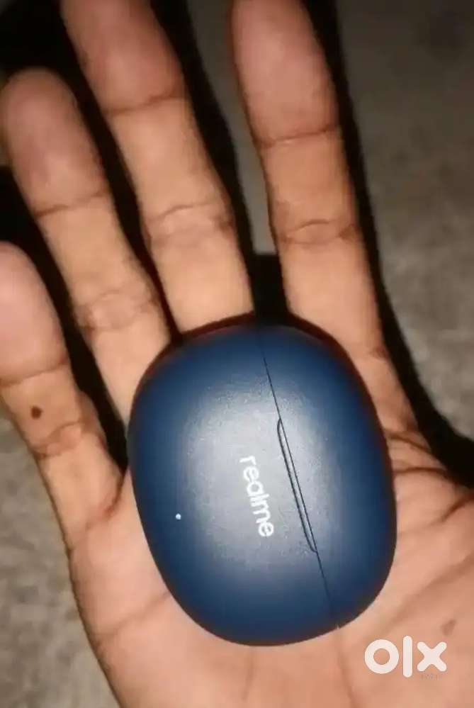 Realme t110