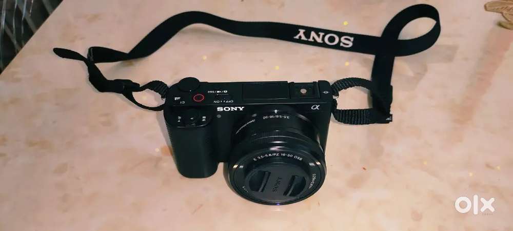 SonyE10!! Brand new used for 40 clicks only!! Urgent sale!!