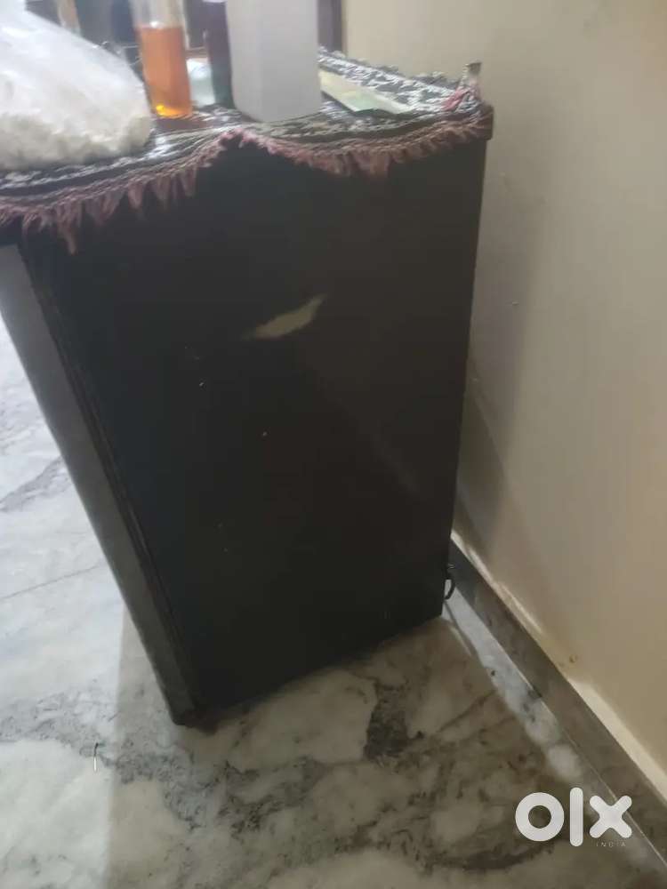 90-126ltrs fridge all okay bas Thora purana hai sab working hai