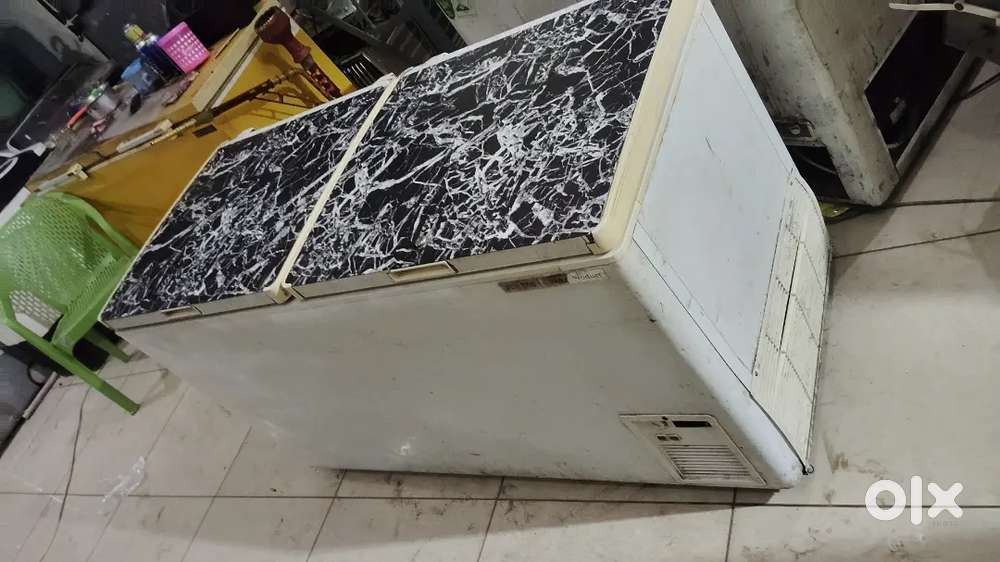Deep freez good condition at low price