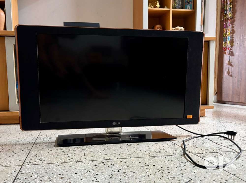 LG 32 inch TV