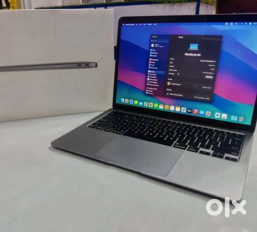 Apple macbook air M1 [ 8gb ram  256 gb]