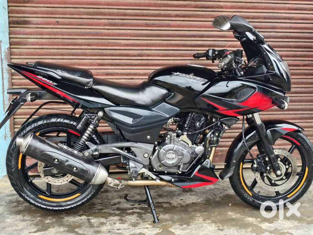 Pulsar 220