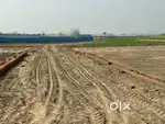 100 gaj ka plot 9lakh  near  school,college, mandir park facility