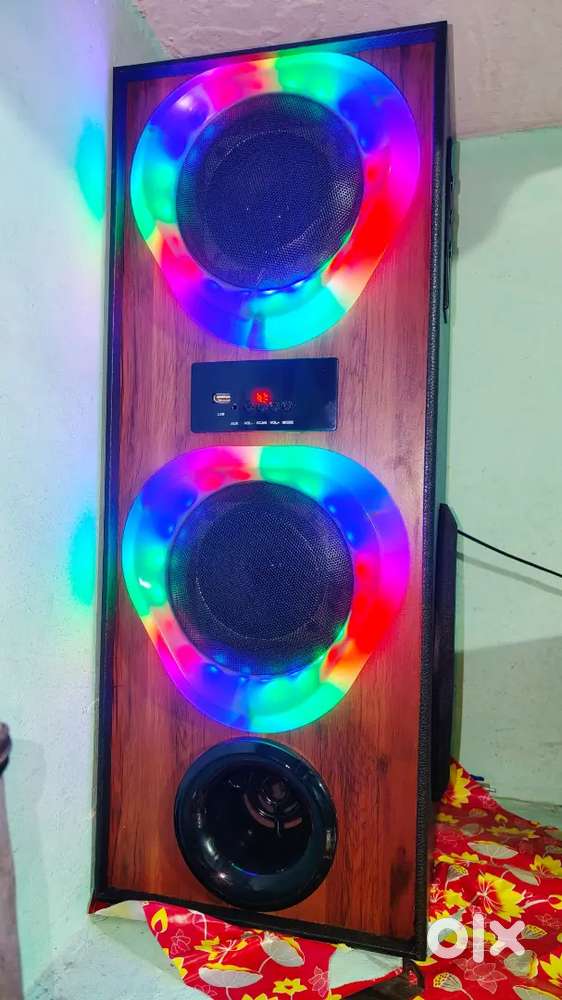 Tower speaker home theatre