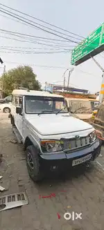 Car me koi problem nhi hai AC bhi Kam karta hai aur sound bhi