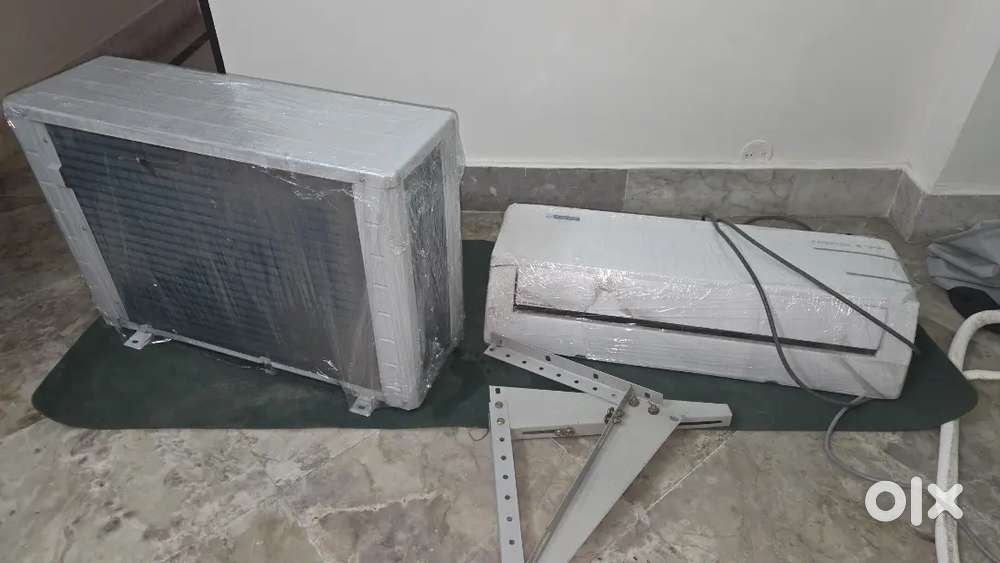 Blue Star 1.3 Ton 3 Star,, Inverter Split AC IC315YNU