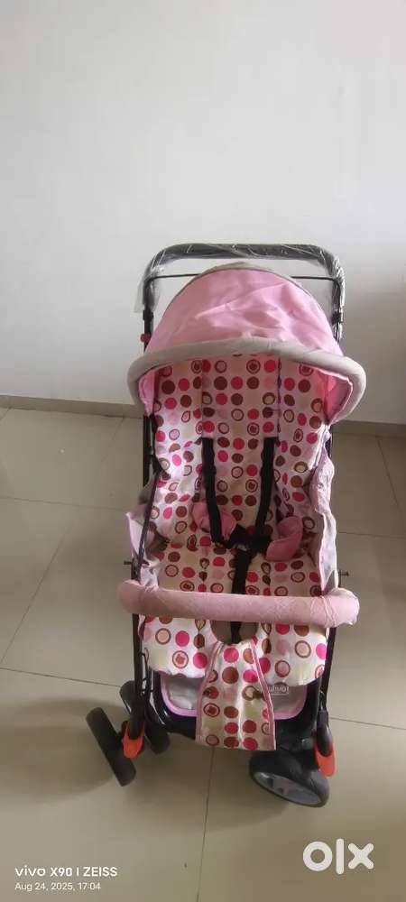 Premium Babyhug Stroller 1 year Used