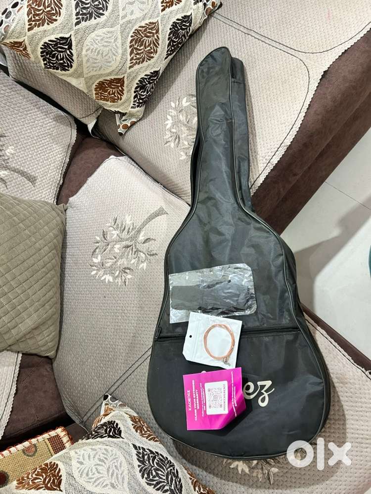 GUITAR BLACK COLOUR