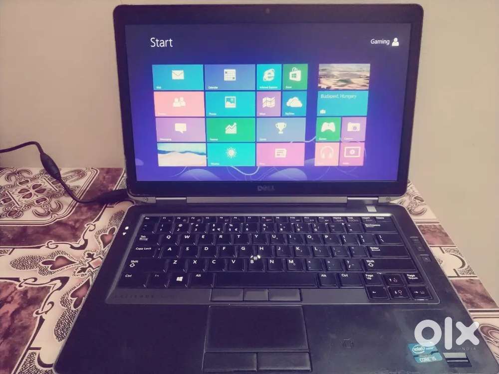 Intel Core i5 8gb/256gb SSD Win 10 3hrs backup good condition laptop