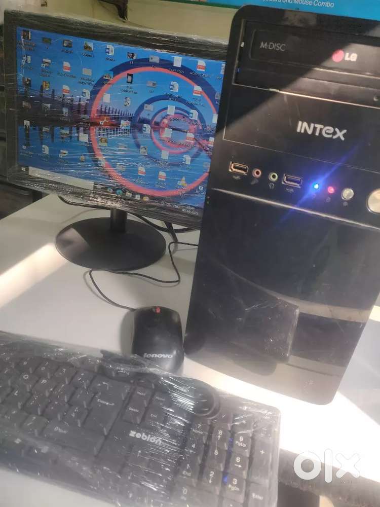Complete set core i3/3rd Gen/4 GB /128 GB SSD/15.6 inch monitor