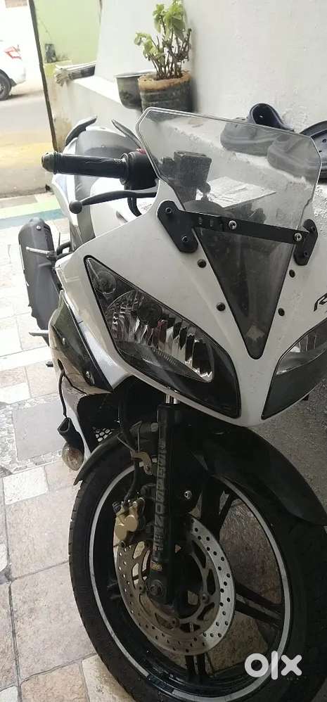 R15 v1 good condition