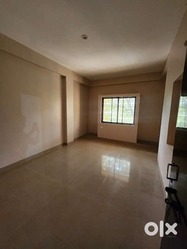 3 BHK semi furnished flat for rent Prime location