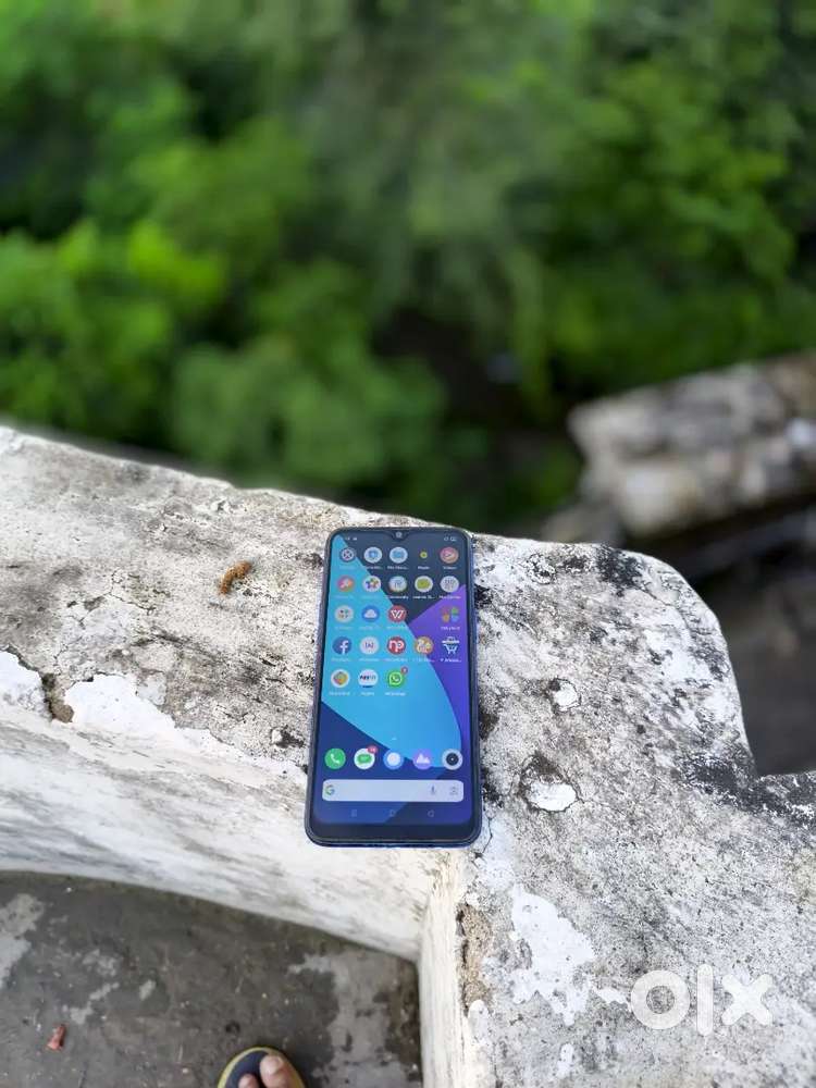 Urgent sell realme 3i , condition good hm