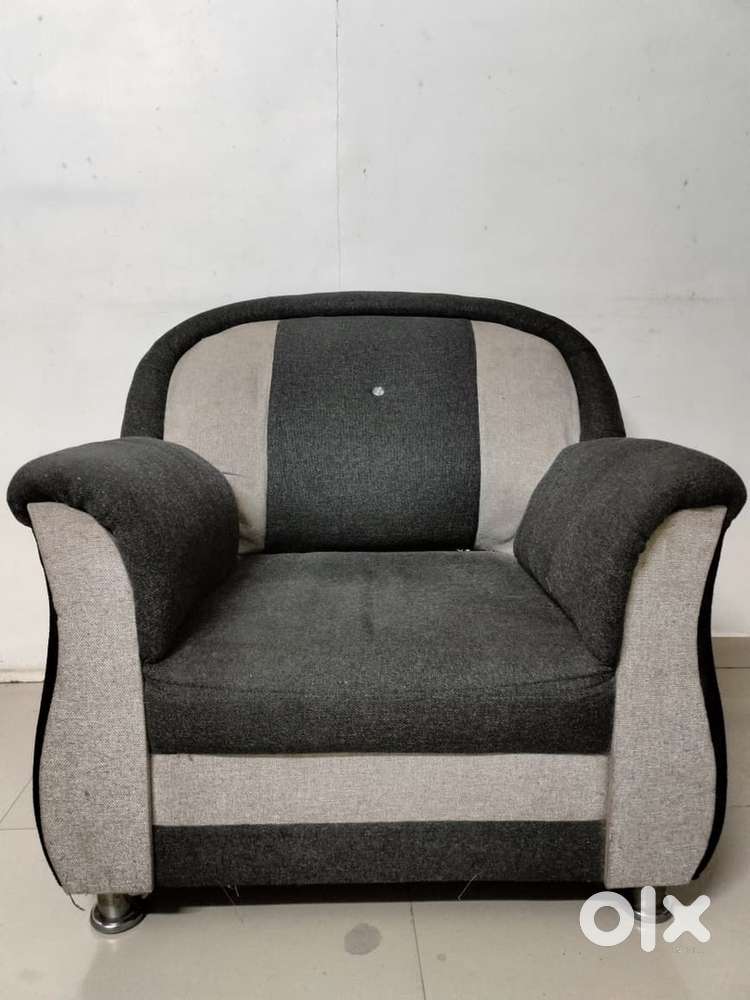 Good condition 3+1+1 Sofa