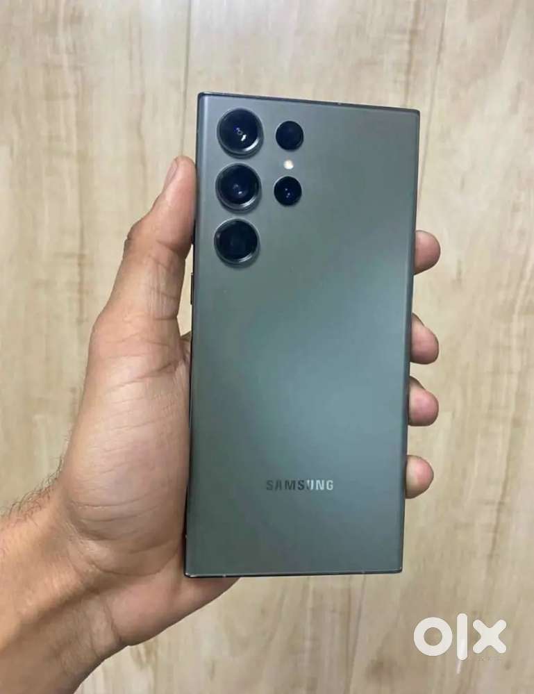 Selling my 6 month old Samsung s23ultra green colour need urgent money