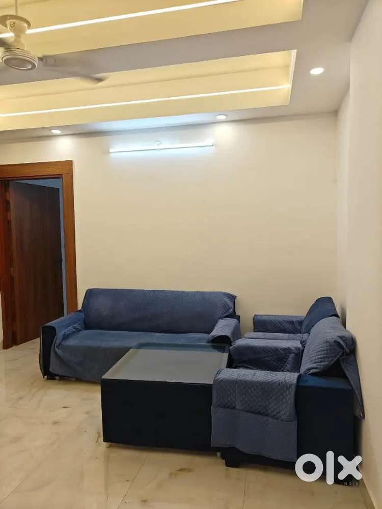 2bhk builder floor in saket