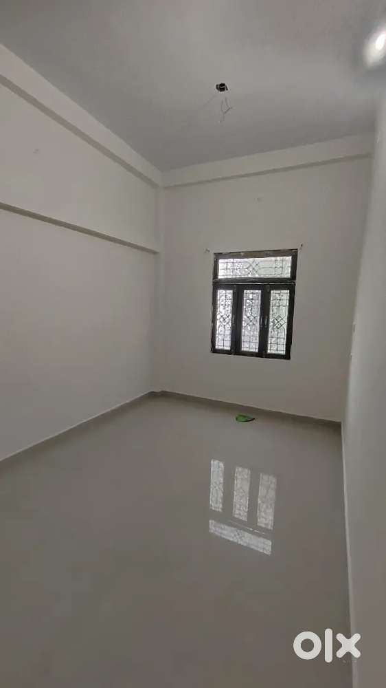 Room available for small family and girls