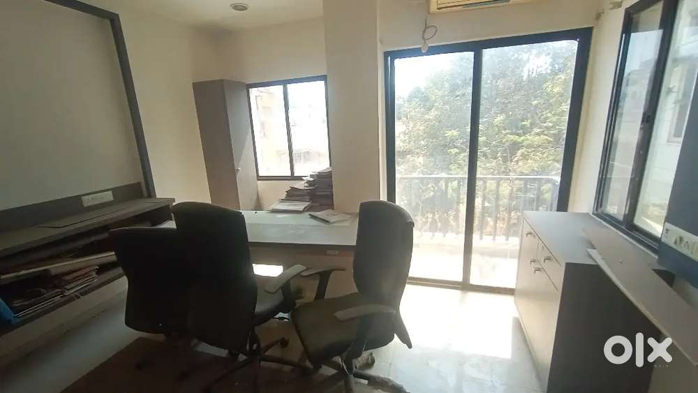1000sqft Furnished office for rent at akota near dmart with 2 toilets